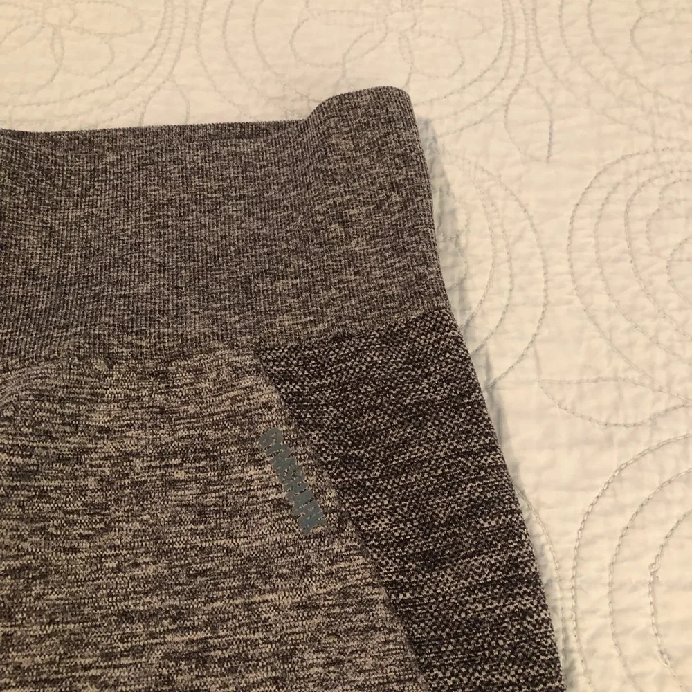 Gymshark Flex high waisted contouring seamless leggings. Women’s size large.